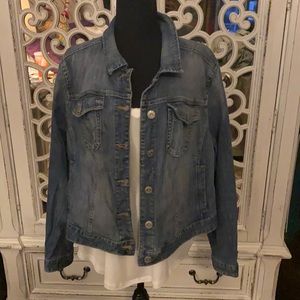 Denim jacket hits the waist j-10